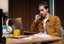 How to Land a High-Paying Job with the Right Resume and Financial Strategy